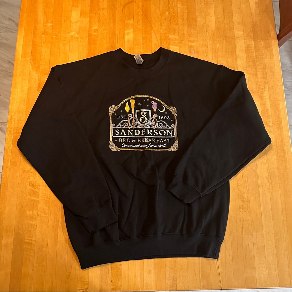 NWOT Hocus Pocus Embroidered Crewneck Sweater - Sz M